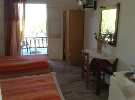 호텔 사진: Rooms to Let To Kyma Skala Sikamineas