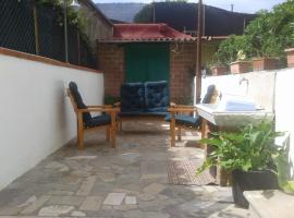 Fotos de Hotel: In front of sea 20 m from the sea...apartment (with garden)