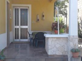 A picture of the hotel: Casa vacanza DA SARA