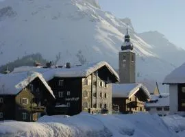 Hotel Sandhof, ξενοδοχείο στο Lech am Arlberg