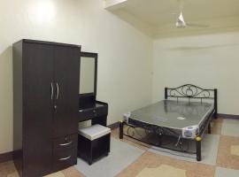 Фотографія готелю: Apartment for females , Charan49