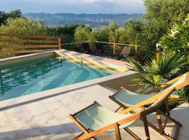 Seaview Villa Anita with Two Apartments and private Pool, Hotel in Polje