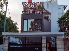 ART Hostel, hotel in Tirana