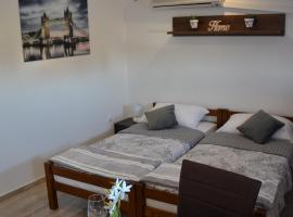 Foto di Hotel: Apartman Dabrović