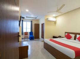 Hotel fotografie: OYO 11676 Nakshatra Grand
