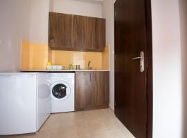 Hotel Foto: Spacious studio flat in the heart of Kos town.