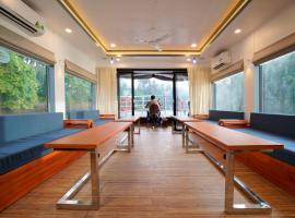 Hotel fotografie: Queen of Chaliyar - Luxury Houseboat Stay