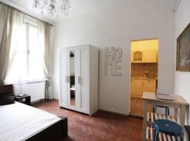 Fotos de Hotel: Quiet apartment in the corner of the city