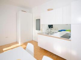 Zdjęcie hotelu: Lovely, sunny apartment near the subway