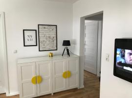 Hotel Photo: Yellow Clock Apartment