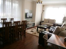 รูปภาพของโรงแรม: Bright 3 bedroom Apartment for rent