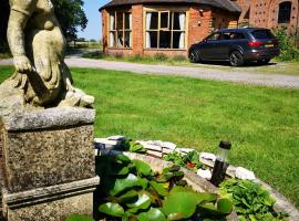 Hotel Foto: The Round House at Boningale Manor