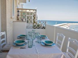 Fotos de Hotel: Il mare di fronte “Casa Smeraldo”