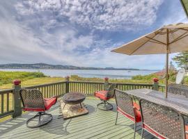Rustic Guemes Beach Cabin, hotell i Anacortes
