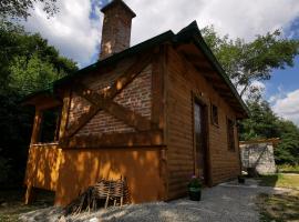 מלון צילום: Secludet cozy cabin beside a river