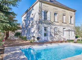 호텔 사진: Luxurious Wine Estate Saint-Emilion Grand Cru with private swimming pool