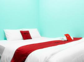 Hotel Photo: RedDoorz near Gajah Mada Street Semarang