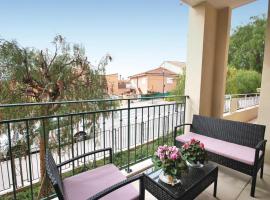 Fotos de Hotel: Two-Bedroom Apartment in Puget sur Argens