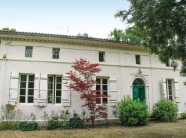 Hotel fotoğraf: Holiday Home St Medard De Mussidan Rue De Piquenat