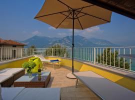 CASA VACANZE MARCONI 22, hotel in Marone