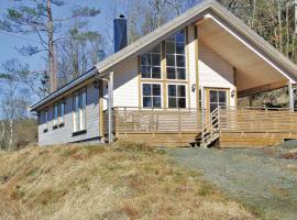 Хотел снимка: Three-Bedroom Holiday home Farsund with Lake View 06