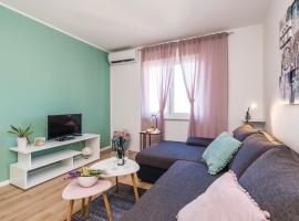 Hotel Photo: Gorgeous Apartment In Rijeka With House Sea View