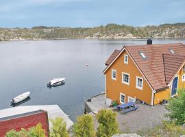 A picture of the hotel: Holiday home Bremnes Urangsvåg