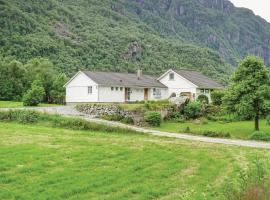 Foto do Hotel: Three-Bedroom Holiday home Dirdal with a Fireplace 08