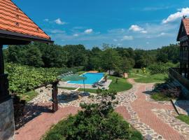 Hotel foto: Two-Bedroom Holiday Home in Podvornica