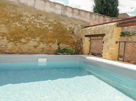 Hotel foto: Three-Bedroom Holiday Home in Saint-Victor-la-Coste