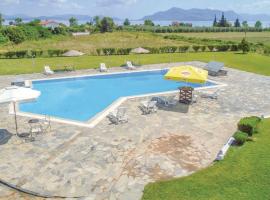 Foto do Hotel: Stunning Home In Kamena Vourla With 9 Bedrooms, Private Swimming Pool And Outdoor Swimming Pool