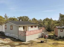 Hotel foto: Three-Bedroom Holiday Home in Vesteroy