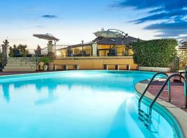 Hotel foto: San Corrado di Fuori Villa Sleeps 4 Pool Air Con