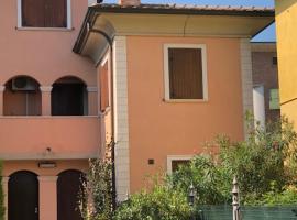 Hotel Photo: Les Maisons appartamento con ingresso indipendente a Montale Rangone