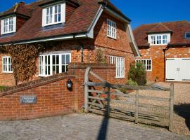 Hotel Photo: Thatched Cottage