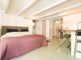 Gambaran Hotel: Quiet apartment for 4 at park in center