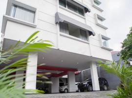 Hotel fotoğraf: RedDoorz Near Trans Studio Mall 3