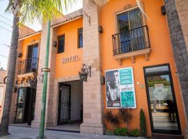 A picture of the hotel: Hotel Degollado