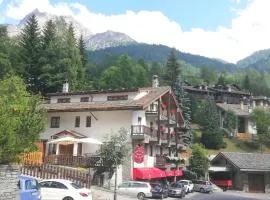 穆布雷伊莫里迪娜酒店