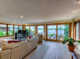 Hotel Photo: Wayzata Bay Lake Minnetonka House & Guest House