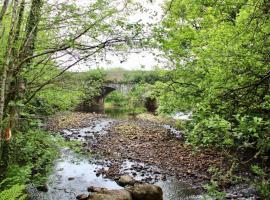 Fotos de Hotel: Luxury retreat on the shores of Lough Allen