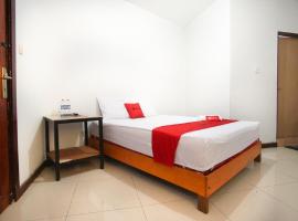 RedDoorz near Mal Abepura, hotel in Jayapura