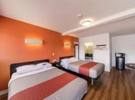 Motel 6-Cranbrook, BC