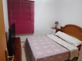 Foto di Hotel: Carrer la Maigmona, 13 Apartamento