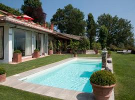 Hotelfotos: San Donato in Collina Villa Sleeps 6 Pool Air Con
