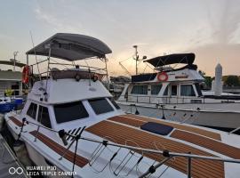 酒店照片: Sweet Elegant Boat Home @ Marina Waterfront