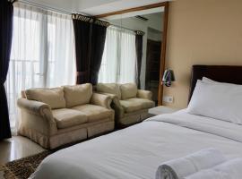 Foto do Hotel: Best Price Studio Skyline Apartment near Summarecon Mall Serpong By Travelio