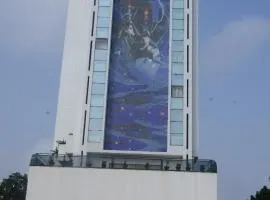 Gemini Continental, Hazratganj