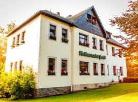 A picture of the hotel: Ferienhotel Augustusburg