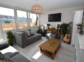 Hotel Photo: Stylish 2 BR flat in Brixton